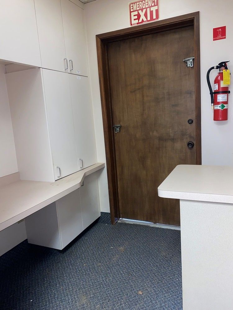 ±1,770 SF General Office Space Available on Shaw Ave: 1275 W Shaw Avenue, Fresno, CA 93711